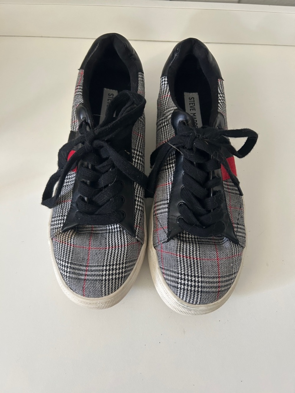 Steve Madden Plaid Low-Top Sneakers with Black Laces and Red Stripe